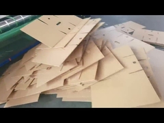 Automatische Rotationsstanze mit Ausleger und Stapelvorrichtung